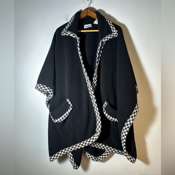 Moda Black Poncho with White Houndstooth Trim - Picture 2 of 4